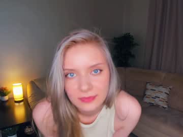 girl
        odeliadearborn cam image #3151891