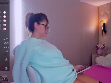 girl
        stifler_mommy cam image #1179978