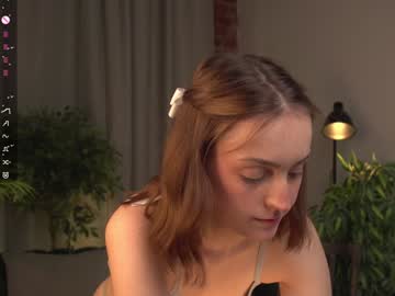 girl
        charming_flower cam image #5888963