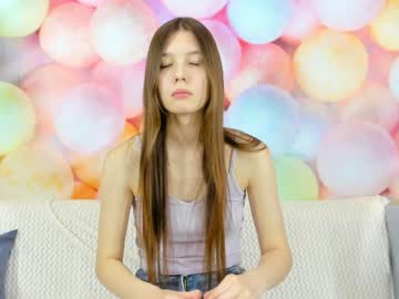 girl
        shy_zooe cam image #1473097