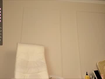 girl
        nao_mi_ cam image #2484933