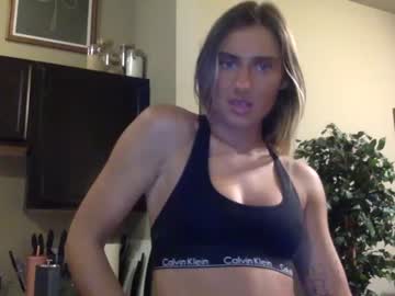 girl
        yogagirl777 cam image #3690645