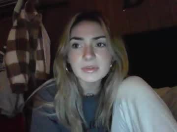 girl
        demiibear cam image #1508209