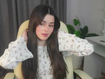 girl
        lucky_forme cam image #6258161