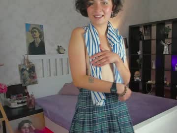 girl
        station_lovers cam image #2458140