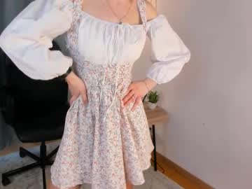 girl
        carrievega cam image #6530864