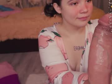 girl
        chery_lady22 cam image #1062681