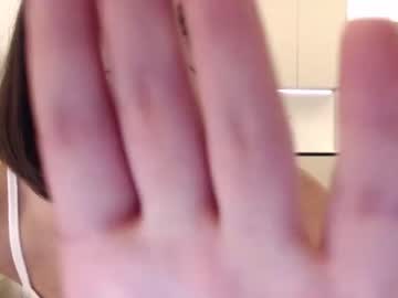 girl
        playnofuckinggames cam image #1326340