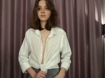 girl
        min_burgerbb cam image #3962143