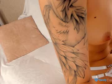 girl
        daniella_ross_ cam image #1603314