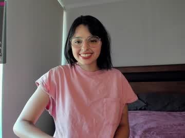 girl
        yourfreakygirl cam image #701439