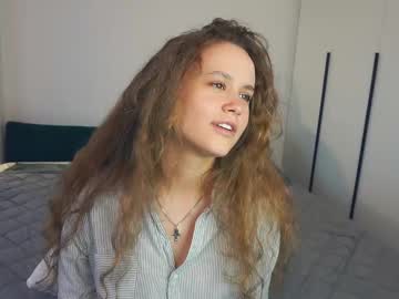 girl
        kendraedger cam image #7006158