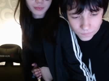 couple
        alyx1 cam image #3839998