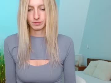 girl
        kittyca1_love cam image #2357347