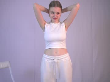 girl
        lover_chill cam image #2963171