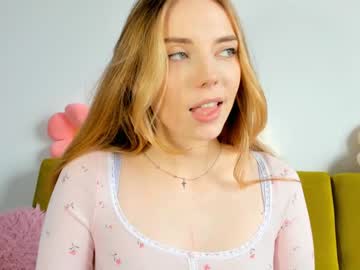 girl
        thisisamelia cam image #4577658