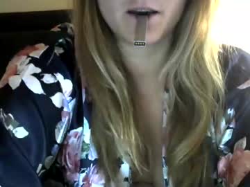 girl
        sexynerd_gal cam image #1595607