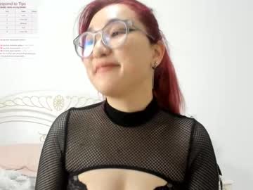 girl Nude Cam Girls Playing Games with lifa_chaan