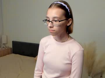 girl
        jodychurchwell cam image #4203299
