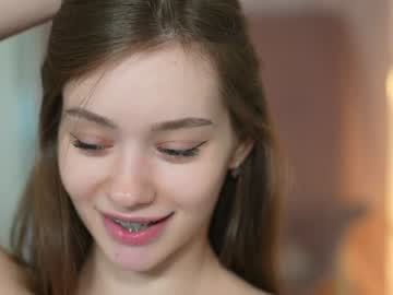 girl
        bless_sheila cam image #2783113