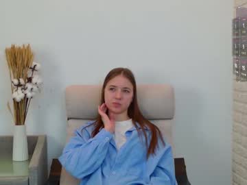 girl
        nico_collard cam image #6409133