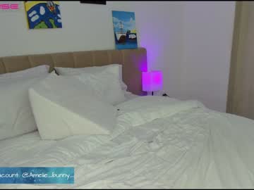girl
        amelie_bunny_real cam image #1083848