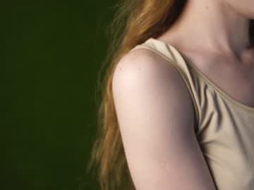 girl
        tinabredley cam image #3321388