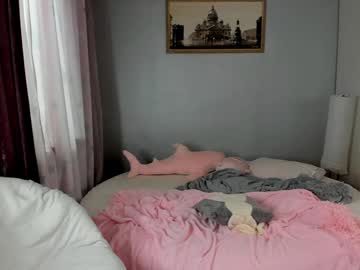 girl
        _mito_69 cam image #6889024