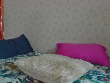 girl
        crystalnut cam image #6803913