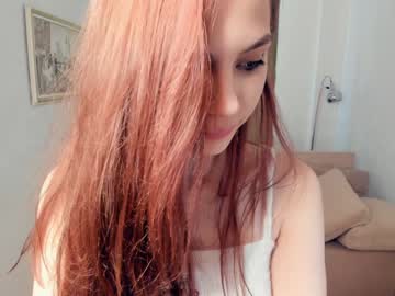 girl
        _gingerprincess_ cam image #1734621