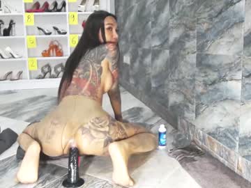 girl
        asianqueen93 cam image #2790535