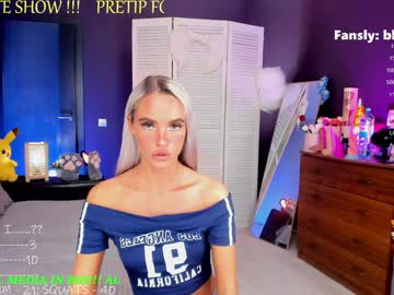 girl
        blush_mikki cam image #4965060