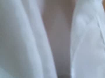 girl
        littlegreekflower cam image #3685372