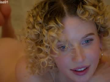 girl
        ellaa91 cam image #3278298