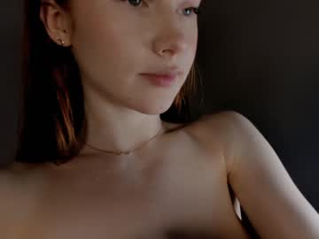 girl
        leahsthetics cam image #5345020