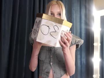 girl
        alodiedonnay cam image #5612148