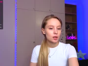 girl
        callme_star cam image #1164772