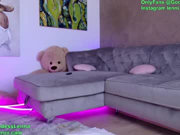 girl
        lenna_godess cam image #5432393