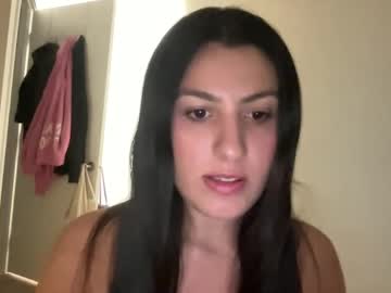 girl
        bustybookworm69 cam image #6190382