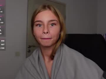 girl
        abby_laker cam image #5320736