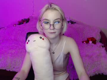 girl
        white_babe cam image #3187351