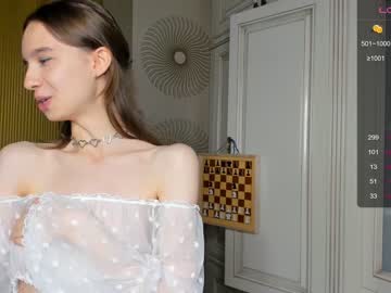 girl
        happiness_call cam image #2545841