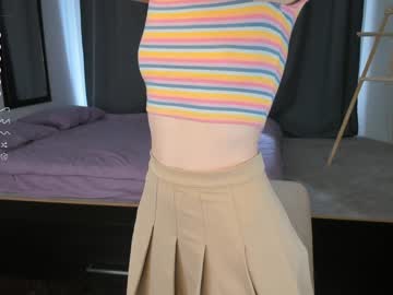 girl
        wowshumm cam image #2326643