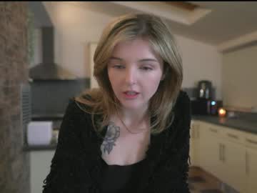 girl
        lucydelovely cam image #781370
