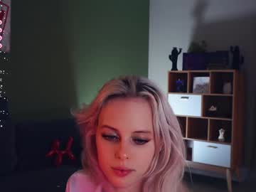 girl
        audreycarvin cam image #4952180