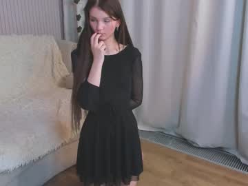 girl
        edithgalpin cam image #6240606