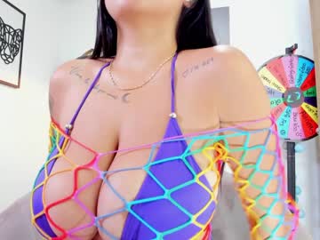 girl
        missniley cam image #1807115