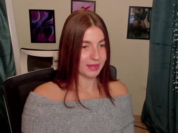 girl
        stacy_cy cam image #5402856