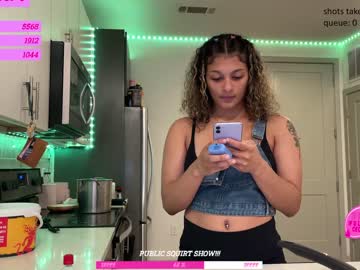 girl
        princess_cece cam image #3740847