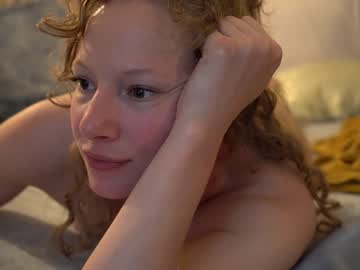 girl
        sistinehashands cam image #1684436